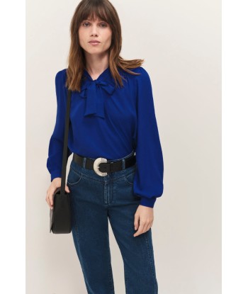 CYRILLE - Blouse saphir blue fluide à col lavallière 50% de réduction en Octobre 2024