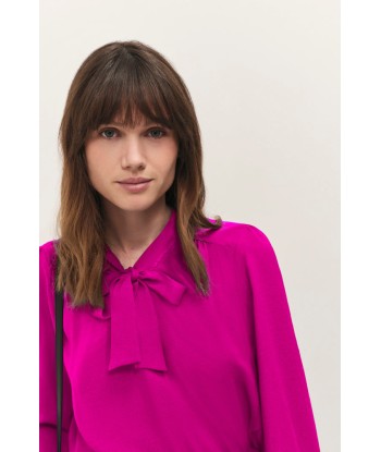 CYRILLE - Blouse fuchsia fluide à col lavallière pour bénéficier 