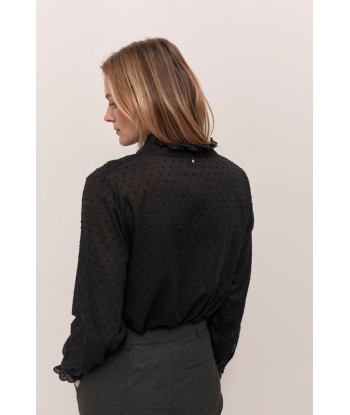 CAROLA - Blouse noire voile fantaisie plumetis et dentelle placée ouvre sa boutique