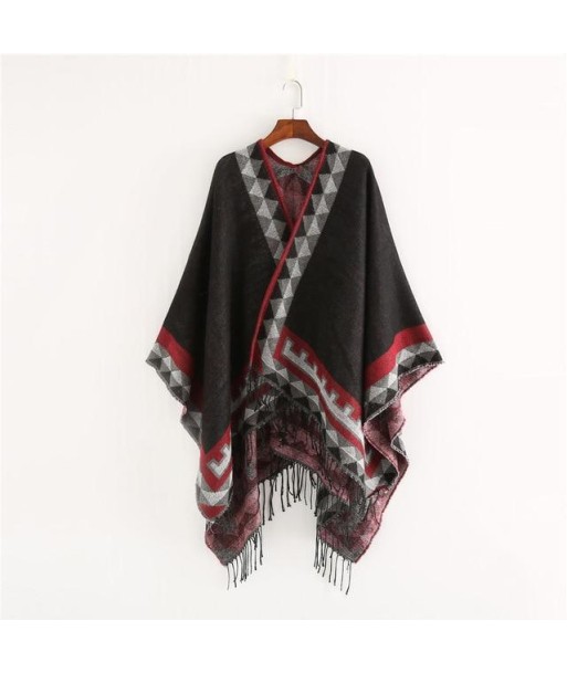 Poncho Indien Noir et Rouge l'évolution des habitudes 