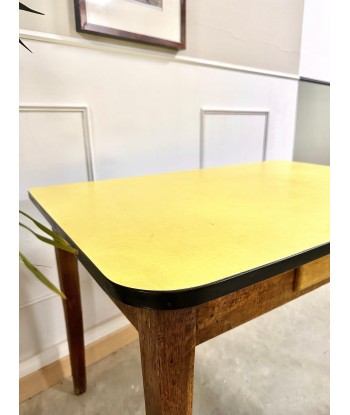 Table de ferme dessus Formica jaune offre 