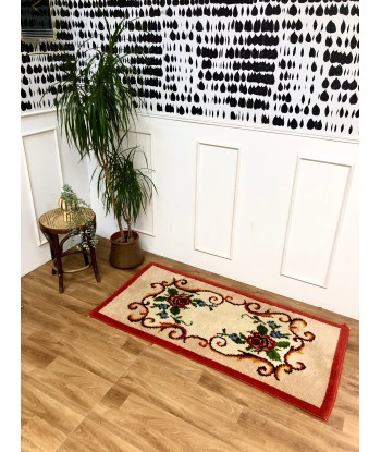 Tapis vintage en boucles de laine en stock