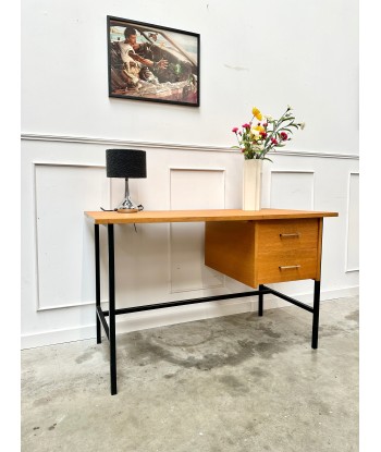 Bureau moderniste vintage chez Cornerstreet bien 