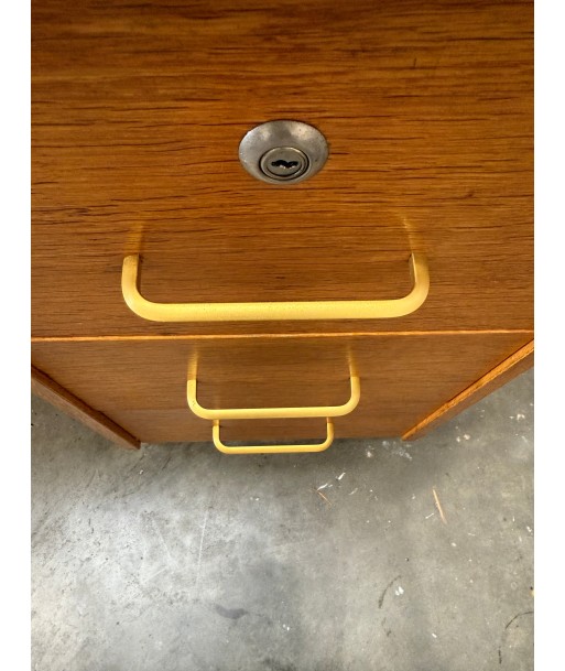 Bureau vintage années 50 ouvre sa boutique